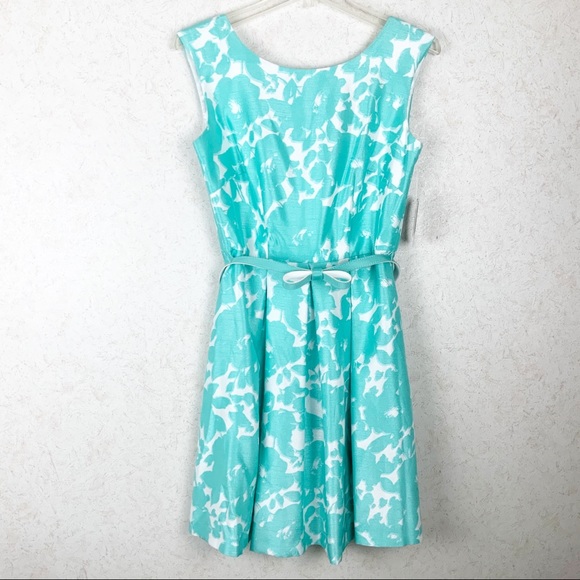 Danny & Nicole Dresses & Skirts - Danny And Nicole Blue White Floral Fit & Flare Dress Belt Spring Wedding Guest